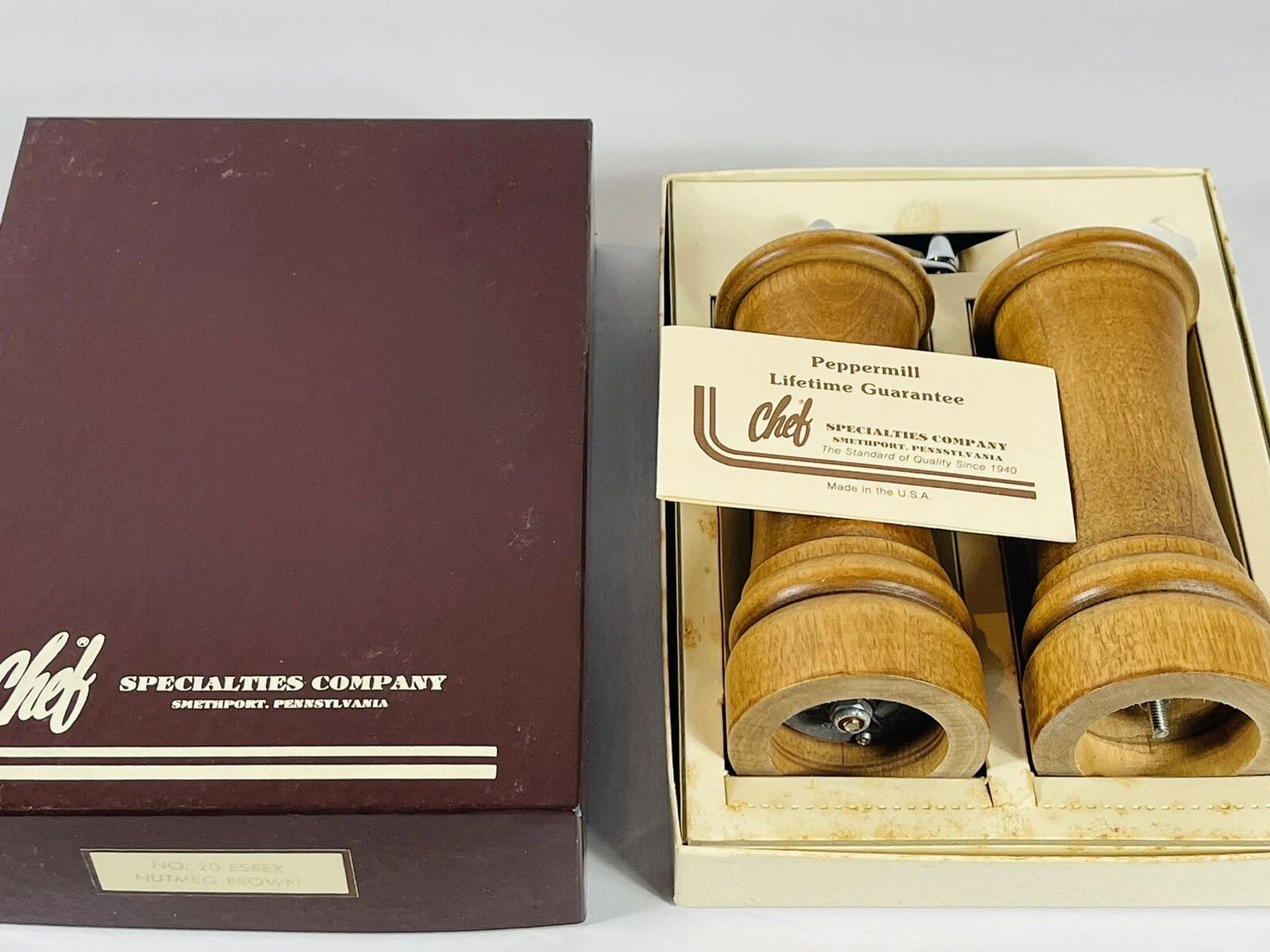 Vintage Chef Specialties Salt Shaker & Pepper Mill No 20 Essex Nutmeg Brown NOS