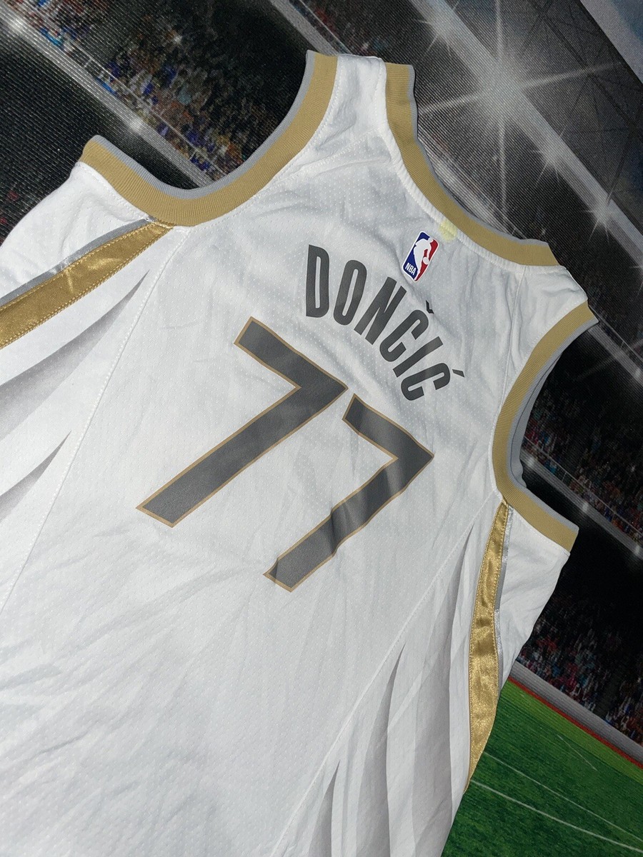 Luka Doncic #77 Dallas Mavericks Jersey Large #77 Nike City