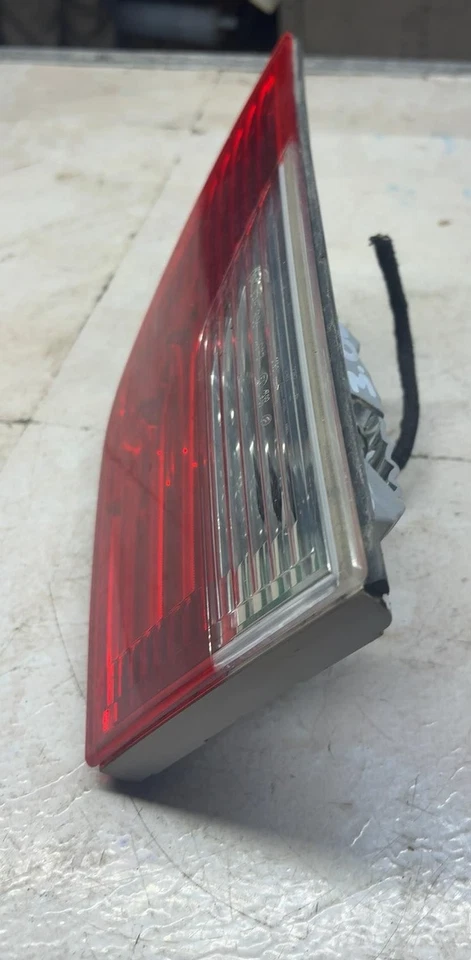 2007-2010 BMW X3 Passenger Side Right Rear Tail Light Assembly Tailgate Mounted Foto 3 de 4