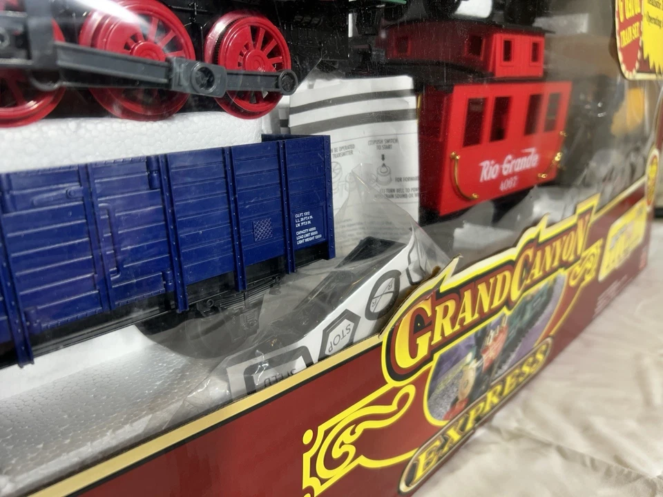 EZTEC GRAND CANYON EXPRESS TRAIN SET NO. 36912 RADIO CONTROLLED NEW IN BOX 2005 - Image 4 of 4