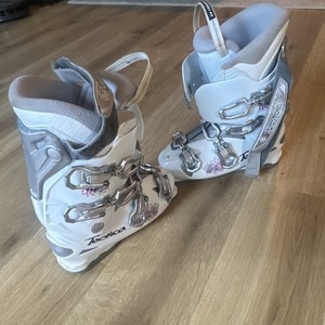 Tecnica Women’s Alpine Ski Boots Size 25.5 White/Gray Soft Flex 102mm Last