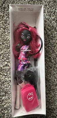 Monster High  Catty Noir  From The Ghoulebrites In London Set. CMP/No OG Box