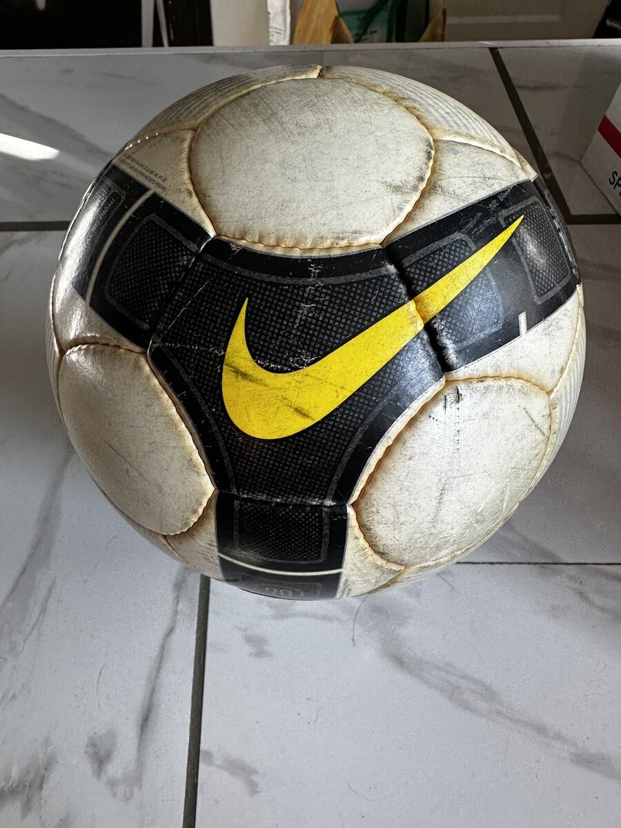 VERY RARE Nike Total 90 Omni official match ball of 2008 VERY RARE Nike Total 90 Omni official match ball of 2008