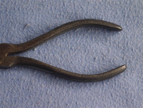 Vintage Eagle Sheffield 4.5 Inch Pliers - Ornate Handles. - Picture 6 of 6