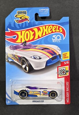 Hot Wheels 2018 Treasure Hunt RRROADSTER Holiday Racers 5/6