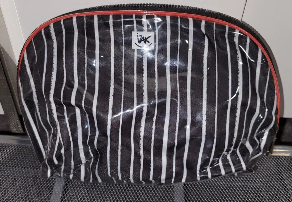 IZAK NEW YORK FRENCH FASHION GIRL PLASTIC ZIPPERED COSMETIC MAKEUP BAG - Image 2 of 4