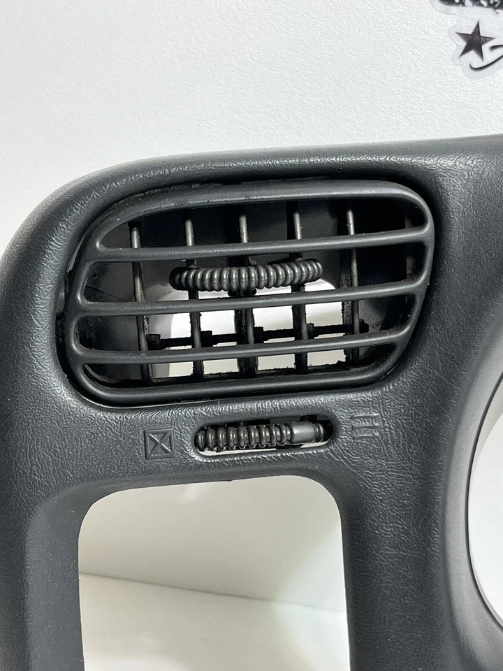 98-05 S10 Chevy Blazer Jimmy Sonoma Bravada Dash Radio Cluster Trim Bezel OEM - Image 3 of 4