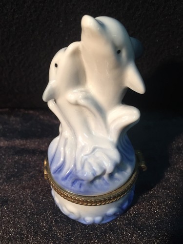 DOLPHINS TRINKET BOX Blue White & Grey Porcelain VERY UNIQUE! 🐬Vintage!EUC!! - Picture 5 of 7
