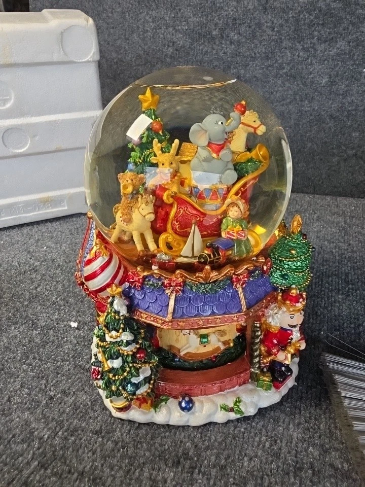 オルゴール付きスノードーム　カークランド　コストコ 25+ Kirkland Holiday & Seasonal Décor for sale | Updated Oct 2026