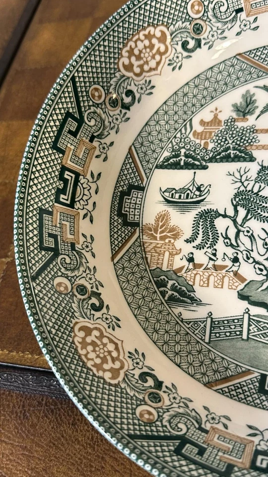 Tigela de macarrão Royal Stafford WILLOW, verde e dourada, 8,75" - Imagem 3 de 4