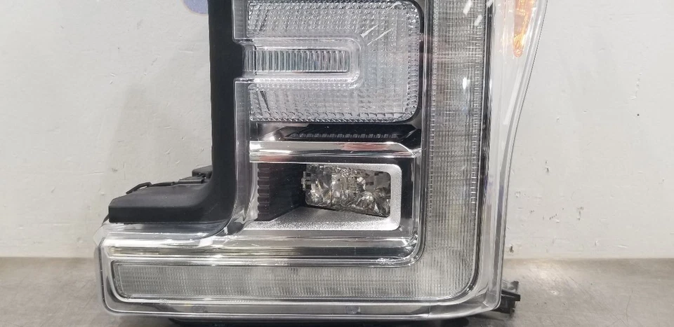 FARO IZQUIERDO FORD F350 SUPER DUTY 19 LED Foto 4 de 4