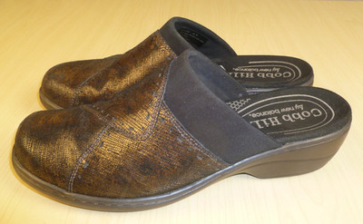 Cobb Hill Brown  Mule Shoes Size 10 W Snake skin