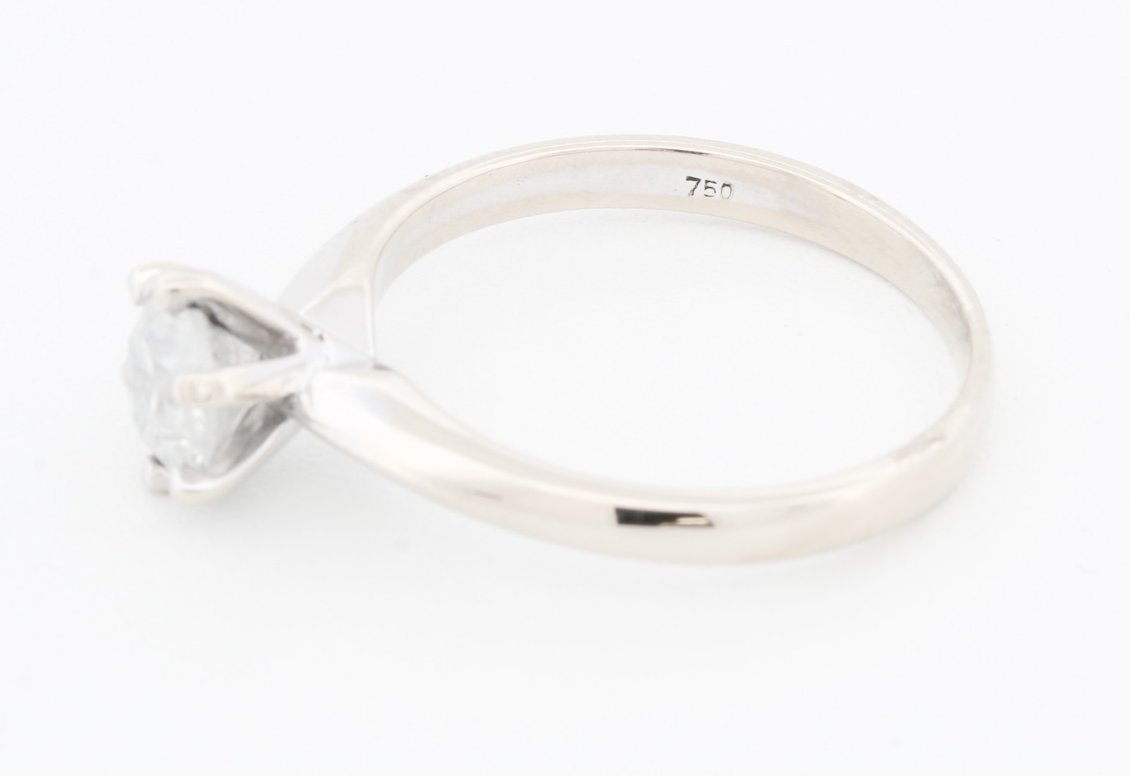 Solid 18ct White Gold Ladies Solitaire Diamond Ri… - image 6