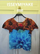USED [SLIGHTLY DAMAGED] ISSEYMIYAKE ME FLORAL PRINT TOP ACCEPTABLE