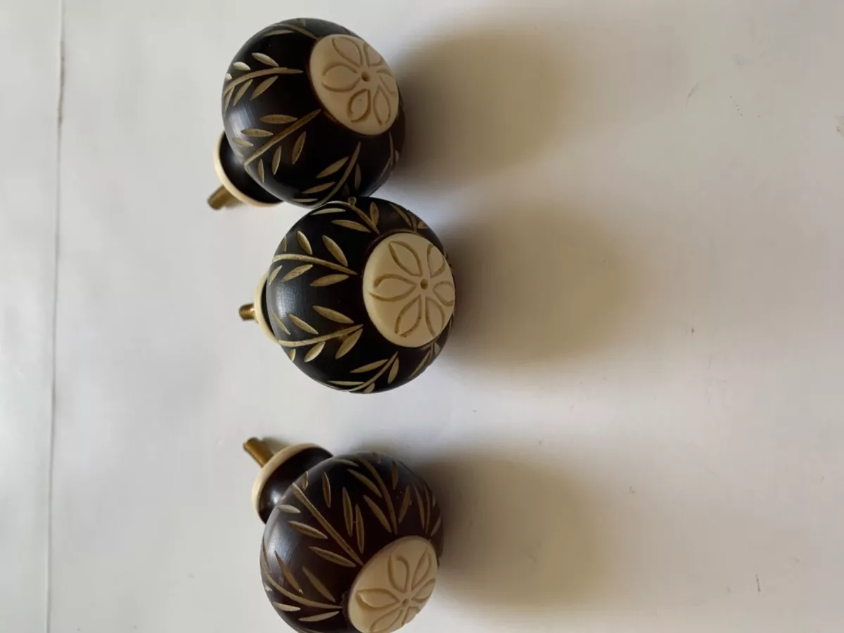 Anthropologie Carved Enamel Drawer Cabinet Pulls Black Cream eBay