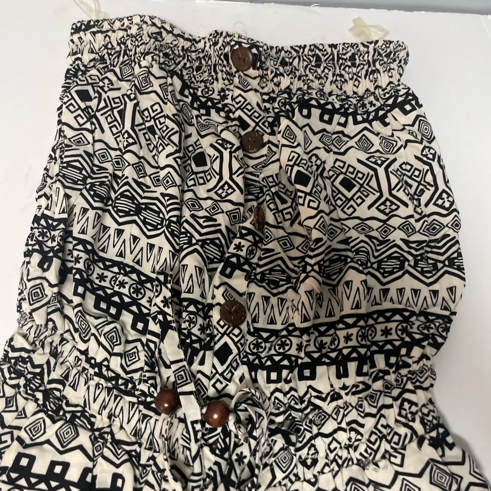 Romper feminino Nana USA. Sem alças. Estampa geométrica. Boho. Tamanho médio - Imagem 2 de 4