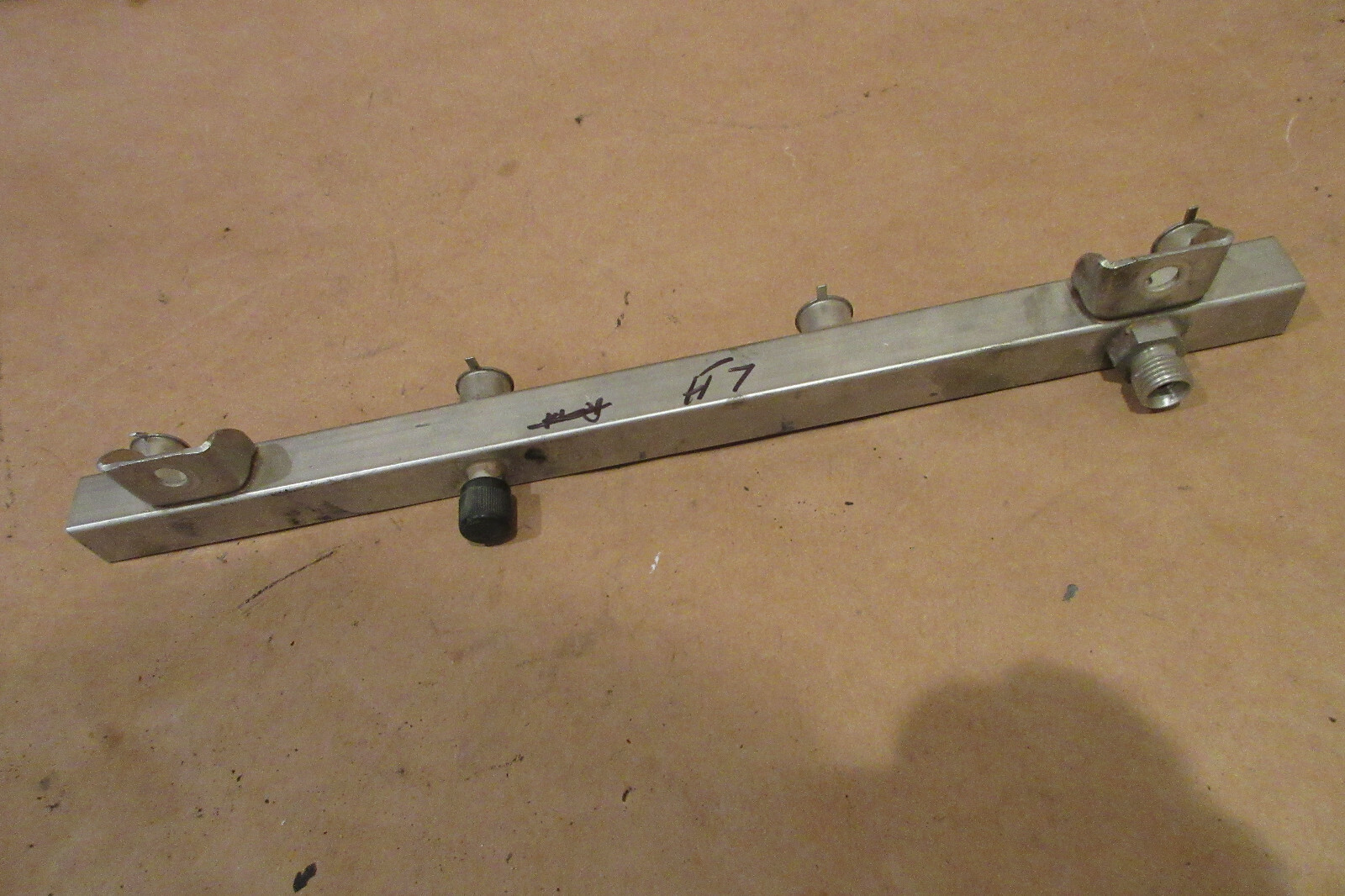 Maserati 4200, Quattroporte- LH Fuel Rail  - P/N 197845