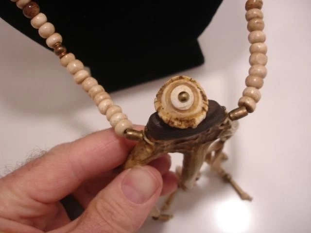 Collar Lynn Lyn Canterbury Hombre de Montaña Comerciante Cuerno de Ciervo Cuentas Cita Foto 4 de 4