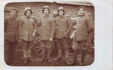 Foto AK 1.WK Deutsche Sturmsoldaten Stahlhelm Flandern Belgien