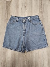 Vintage Y2K Levi's Women's Light Wash Denim Shorts, Size 14 Mis.