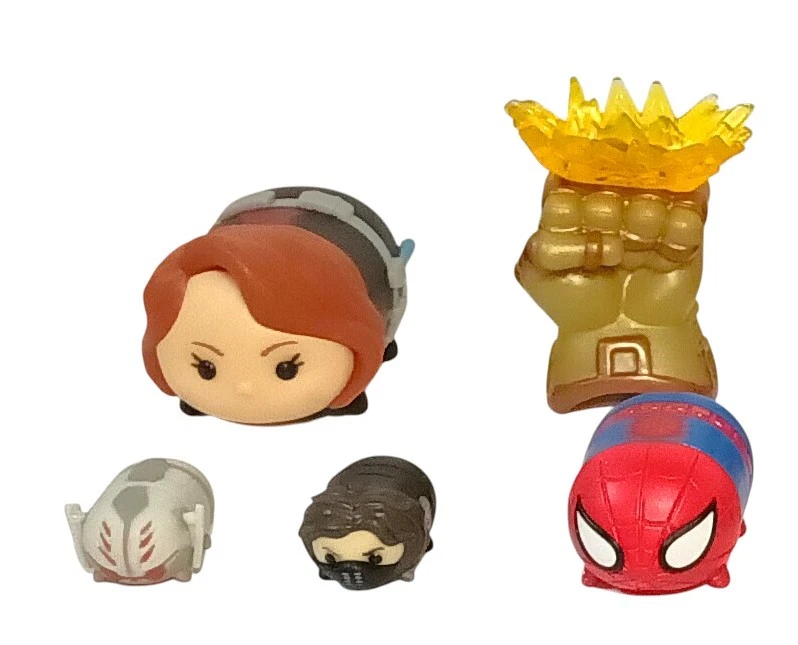 Lote de figuras en miniatura de vinilo Marvel Tsum Tsum tamaños y personajes surtidos Foto 4 de 4