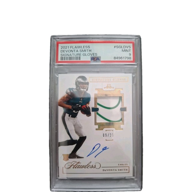 2021 Panini Flawless - Signature Gloves Devonta Smith #SGLDVS /25 PSA 9