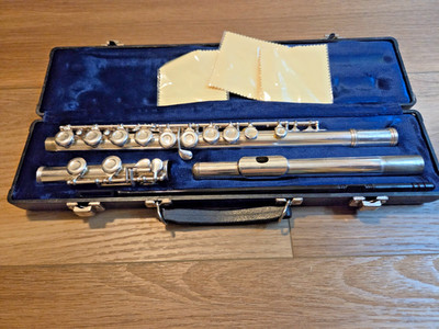 Gemeinhardt silver-plated flute Model M2 - Repadded and tested-school ready