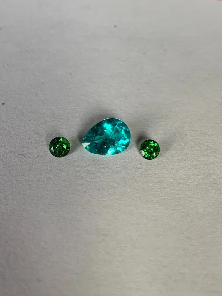 Andy's Gem Garage Sale - 2ct Pear Apatite/ Chrome Tourmaline Combo - Natural! - Image 2 of 4