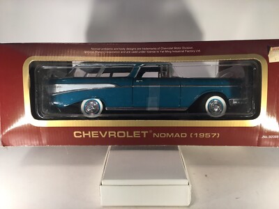 Road Legends Collection 1/18 1957 Chevrolet Nomad Wagon Pine Green