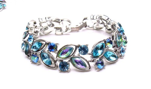 Vintage Lisner Rhinestone Bracelet Earrings SET - Picture 4 of 18