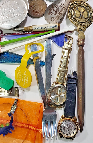 Lot Vintage Tool Junk Drawer Watch Timex Advertising Keychain Toy Fishing Cross - Bild 6 von 24