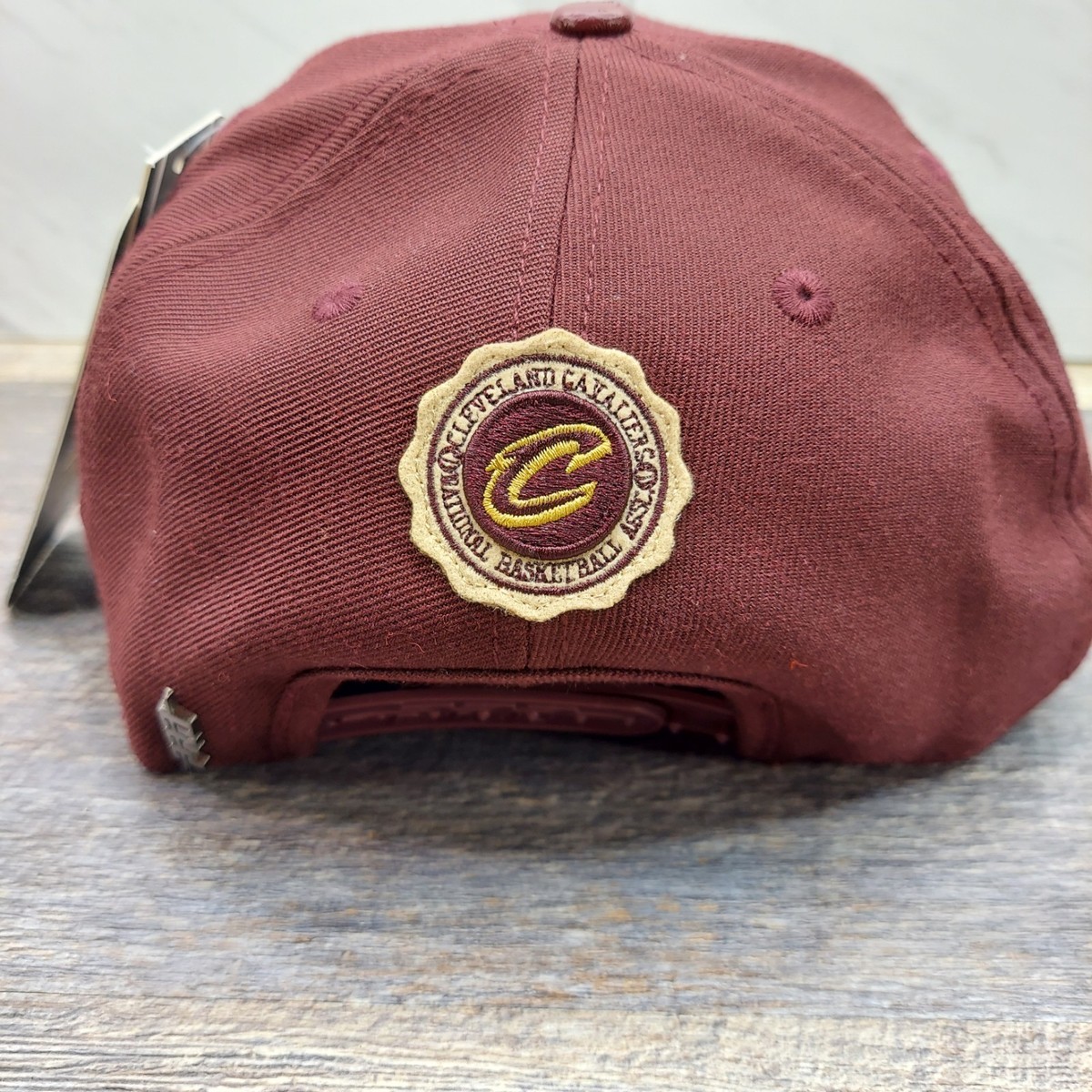 Pro Standard Cleveland Cavaliers NBA Snapback Red Wine Gold