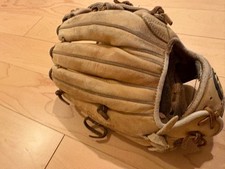 asics hard gloves beige