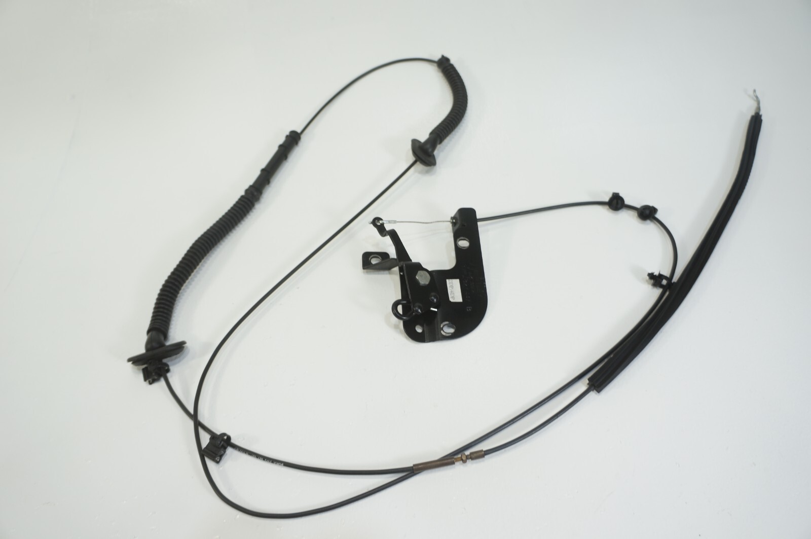 06-2012 Bentley Flying Spur Tailgate Boot Lid Lock Release Cable w Holder Oem