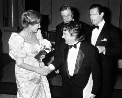 Princess Alexandra, Dudley Moore, Michael Caine, & Roger Moore 1990 Old Photo