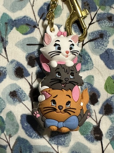 Loungefly Disney The Aristocats Marie, Berlioz, and Toulouse 3D Keychain - Picture 2 of 6