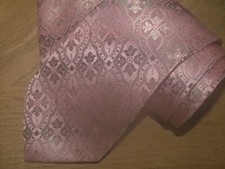 NEW WT 39.99 BRAND Q TIE  POCKET SQUARE 100 MICROFIBER PINK SILVER FLORA 0885