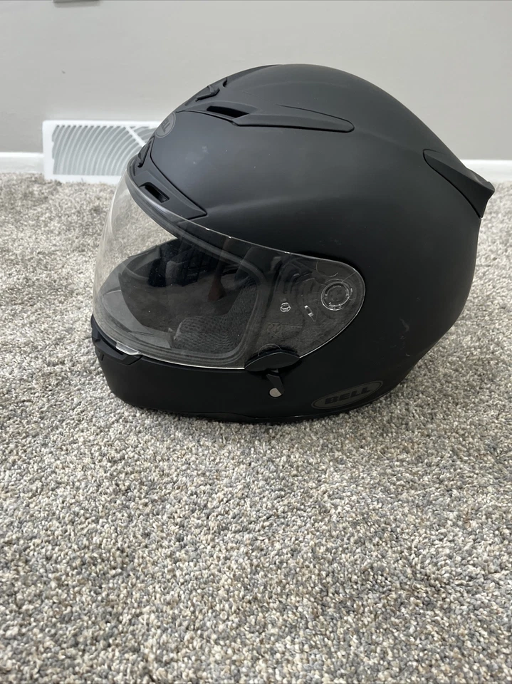 Casco de moto Bell negro mate Foto 3 de 4