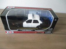 MOTOR MAX 2010 FORD CROWN VICTORIA POLICE INTERCETOR 1:24 DIECAST MODEL NOS