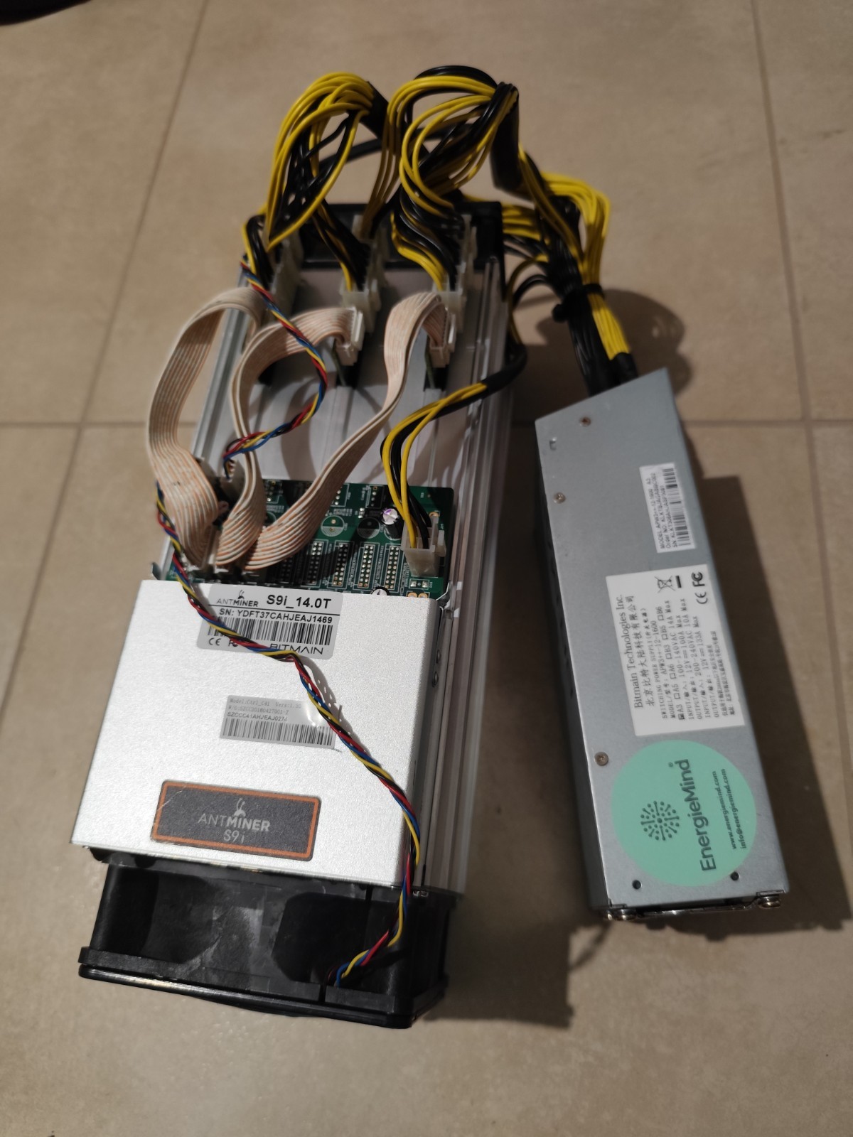 Bitmain antminer s9i 14th/s Bitcoin Miner + Power Apw3