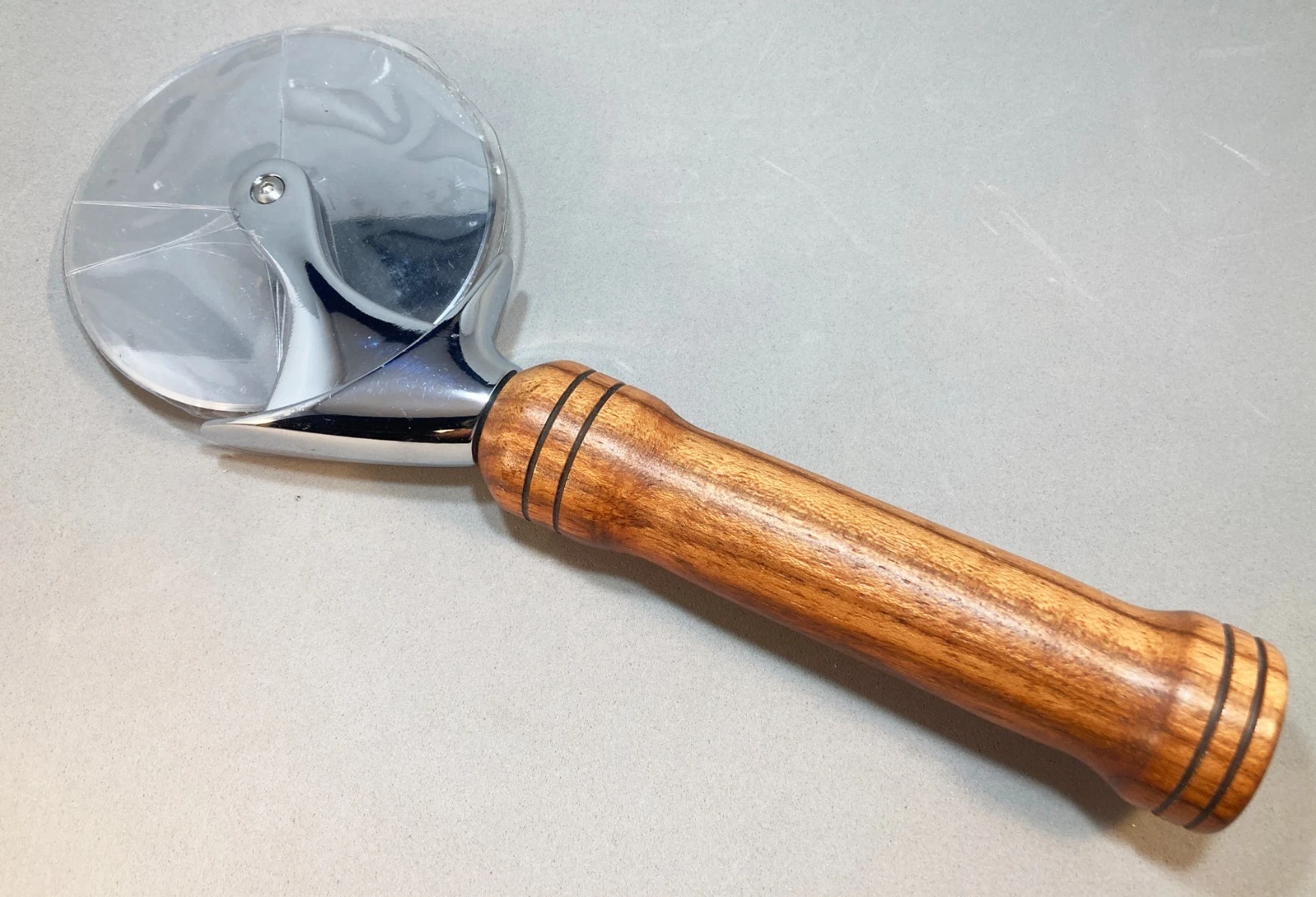 Professional 1lb Heavy Duty Pizza Cutter Wheel Wooden Handle Stainless Steel
Opens in a new window o