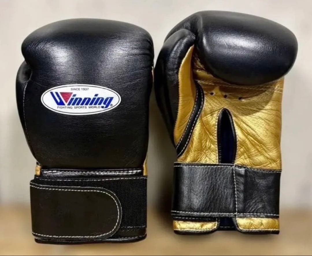 Winning Boxing Gloves 8oz Black/Gold Genuine Leather Hook-and-Loop