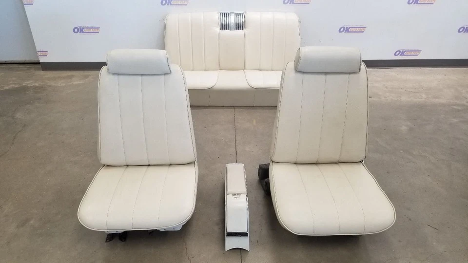 68 CADILLAC DEVILLE 2 DOOR CONVERTIBLE FRONT AND REAR SEAT CONSOLE INTERIOR SET Foto 2 de 4