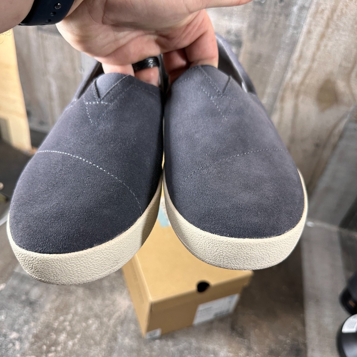TOMS Bloomingdales Men display picture 1