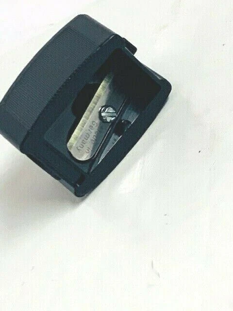 Smashbox Sharpener for chubby liners and Contour & Hightlight Sticks - Image 2 of 3