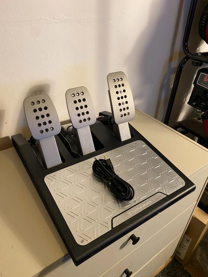 Turtle Beach VelocityOne Race Pedals Brand New Unused with Cable - Image 3 of 4