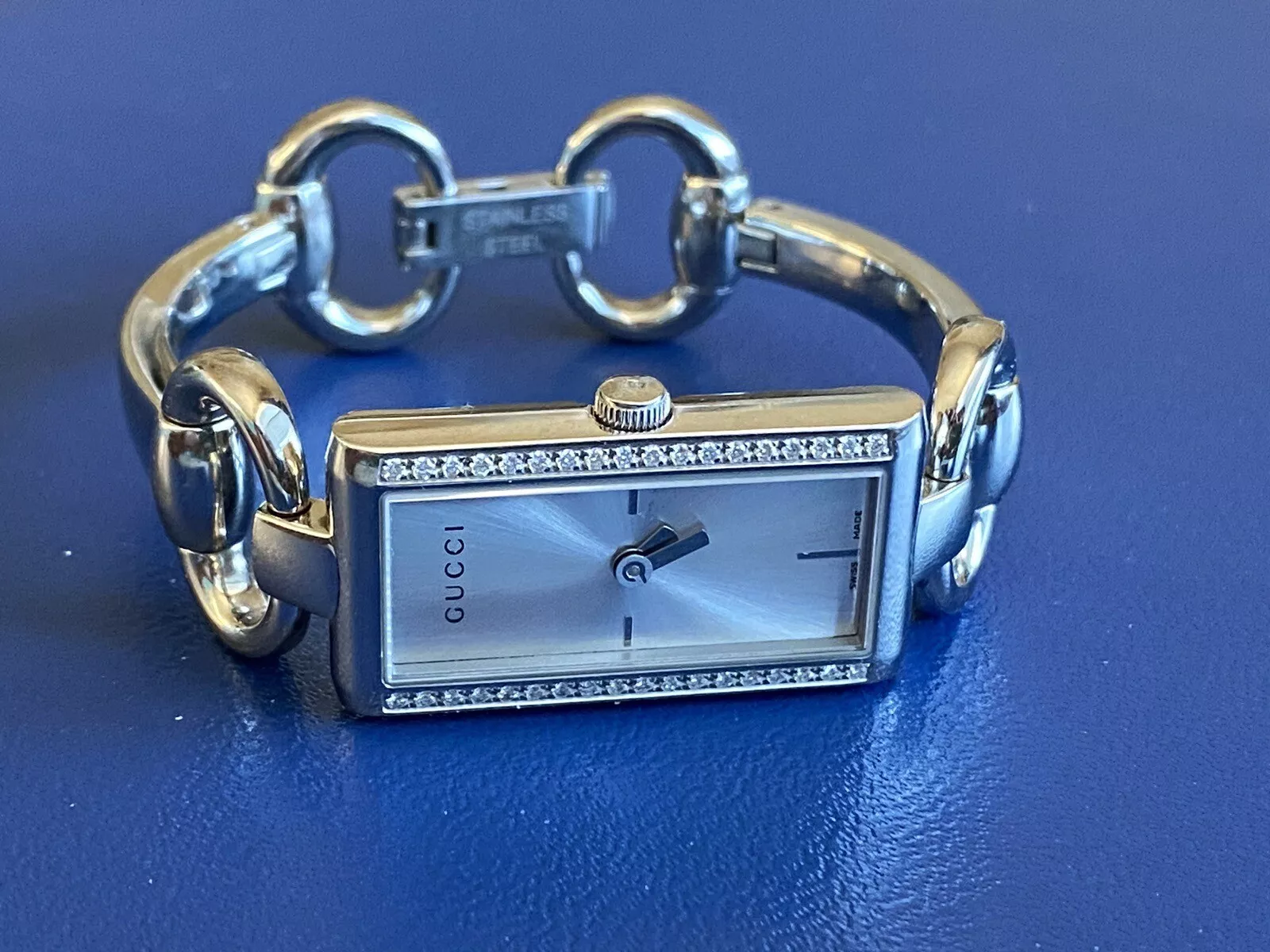 Montre femme Gucci Tornabuoni 119 ton argent diamants petit poignet taille 5,50 po