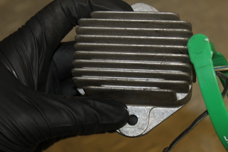 Suzuki GS1000 GS 1000 1978 rectificador regulador de voltaje Foto 2 de 4