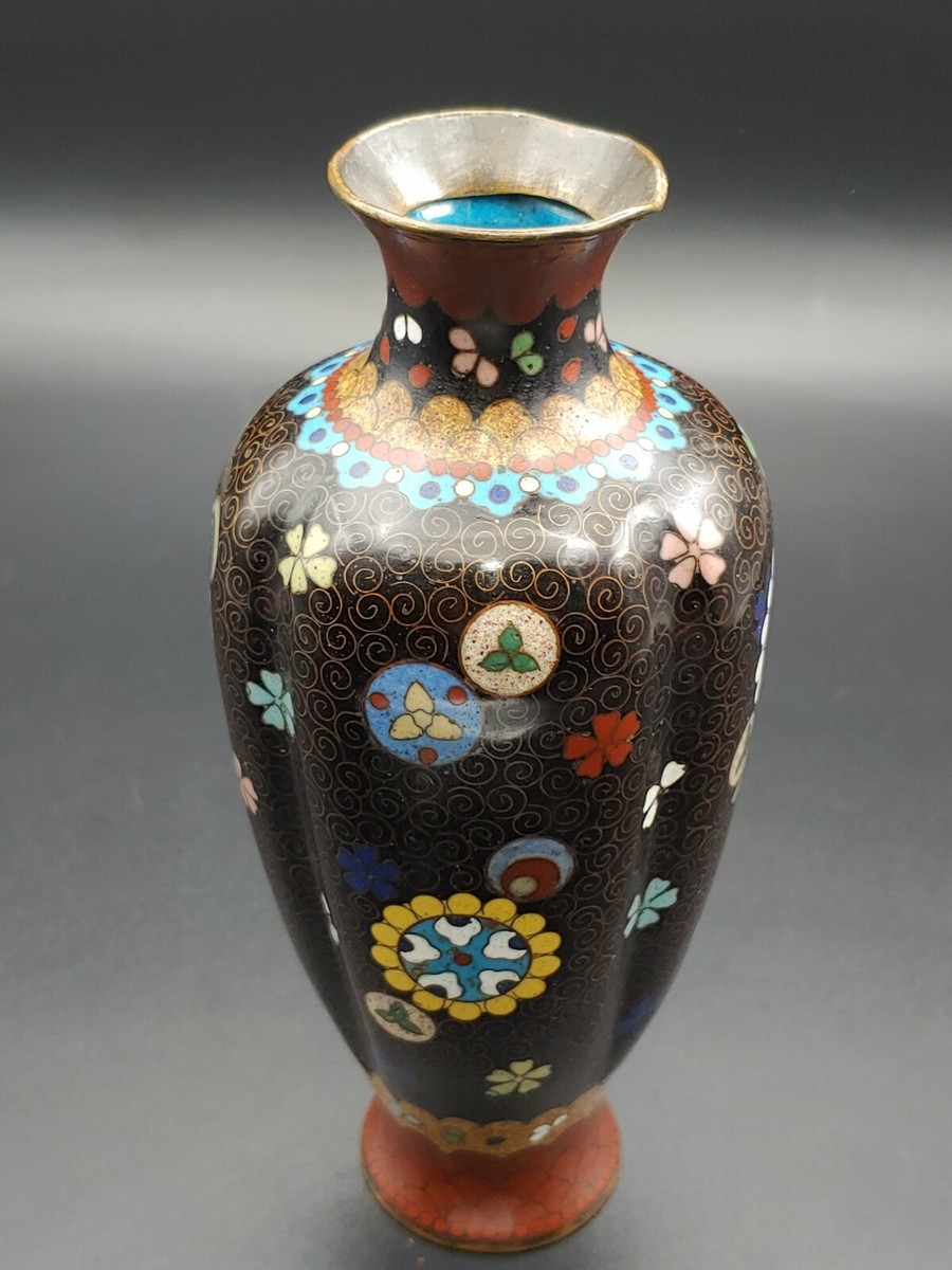 清红铜胎景泰蓝绣球花瓜楞瓶Antique Qing Dynasty Cloisonne Enamel