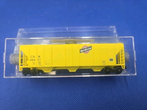 Tolva cubierta Micro-Trains 3 bahías CNW #96401 escala N.  N439 | Condition: New